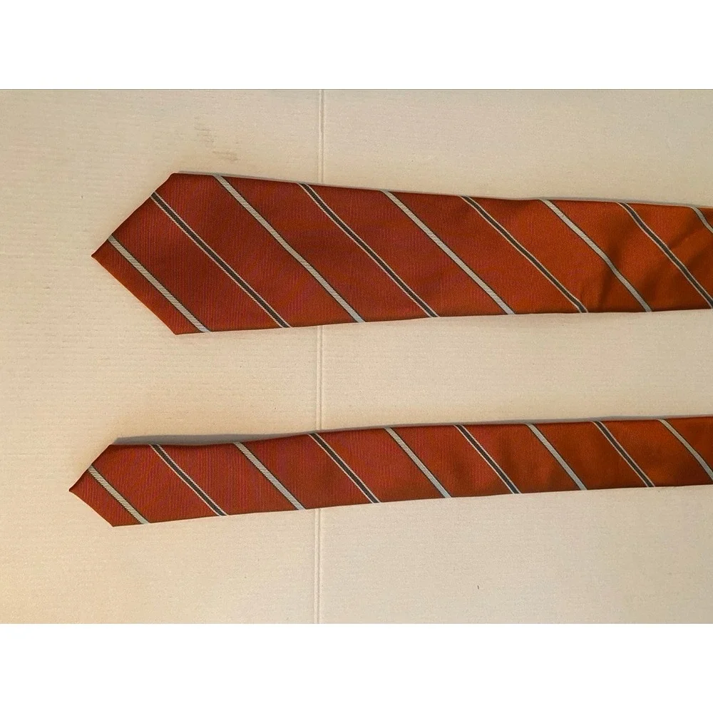Banana Republic Men Silk Blend Striped Necktie Orange Navy White Diagonal Stripe